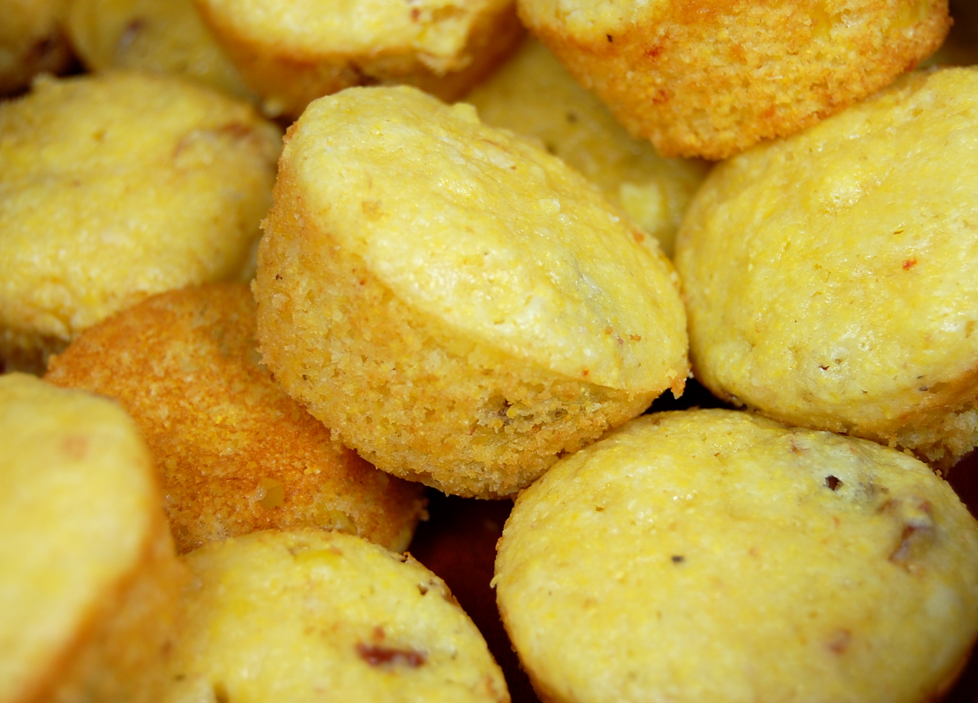 Garlic and Sun-dried Tomato Corn Muffins Garlic and Sun-dried Tomato Corn Muffins